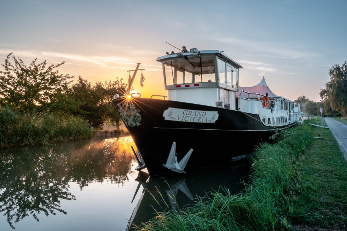 canal barge cruise France
